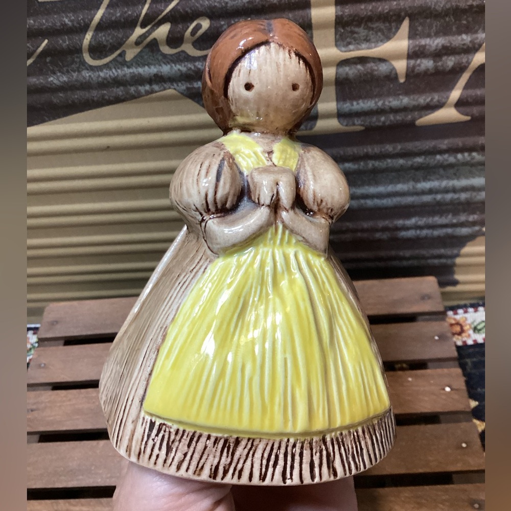Corn Husk Doll Ceramic Napkin / Sponge Holder Vintage Folk Art Style Kitchen